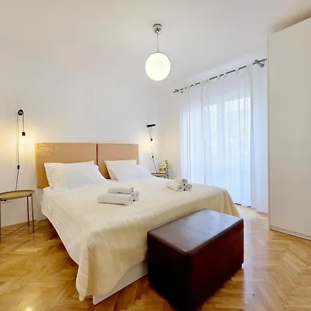 Apartman Luna 1 *